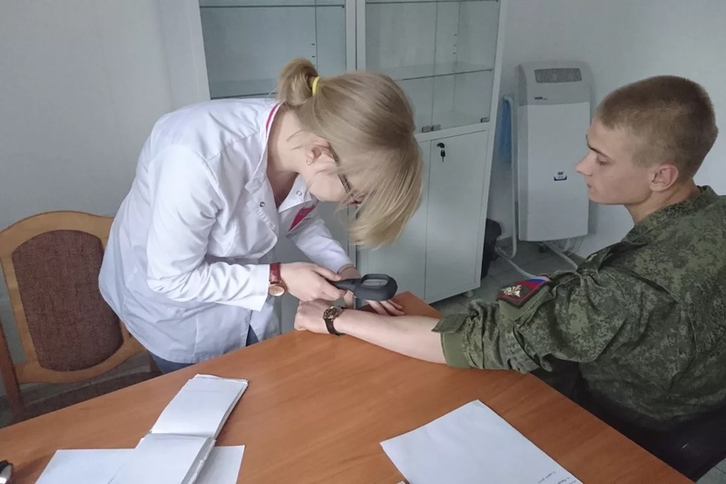 пытается откосить от армии